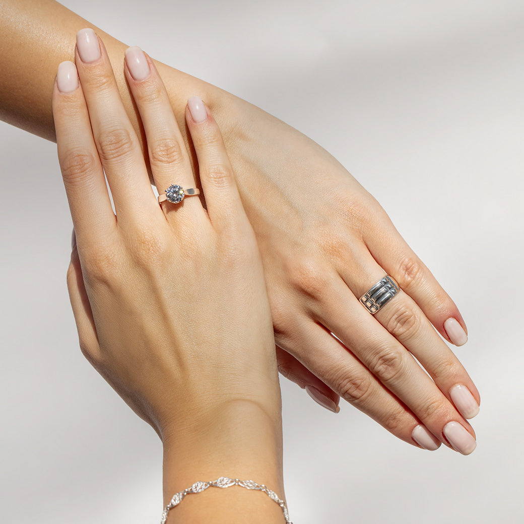 Pierścionek z białą cyrkonią 7mm