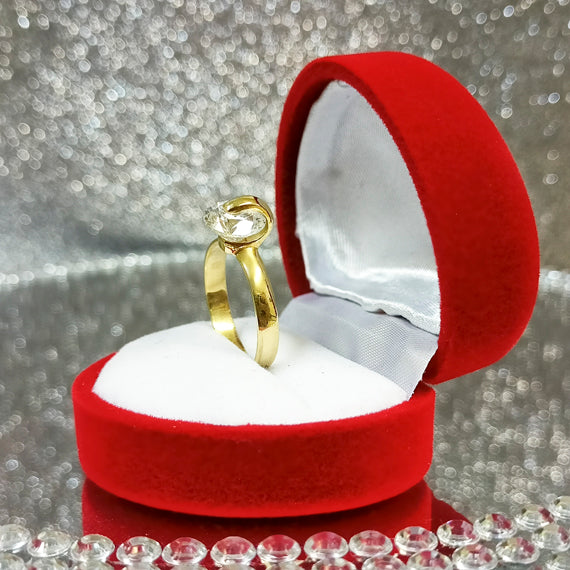 Złoty pierścionek zaręczynowy diamencik