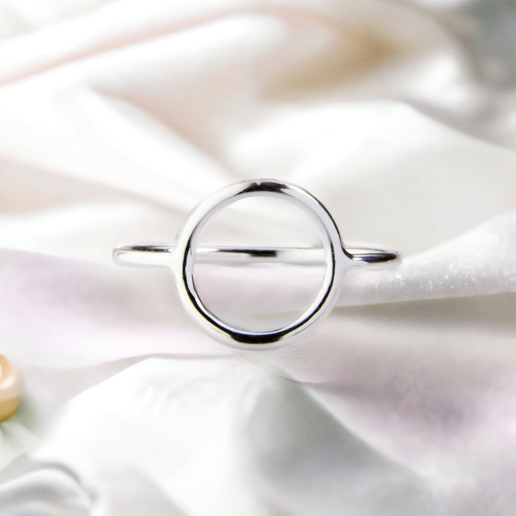 Pierścionek z kółkiem