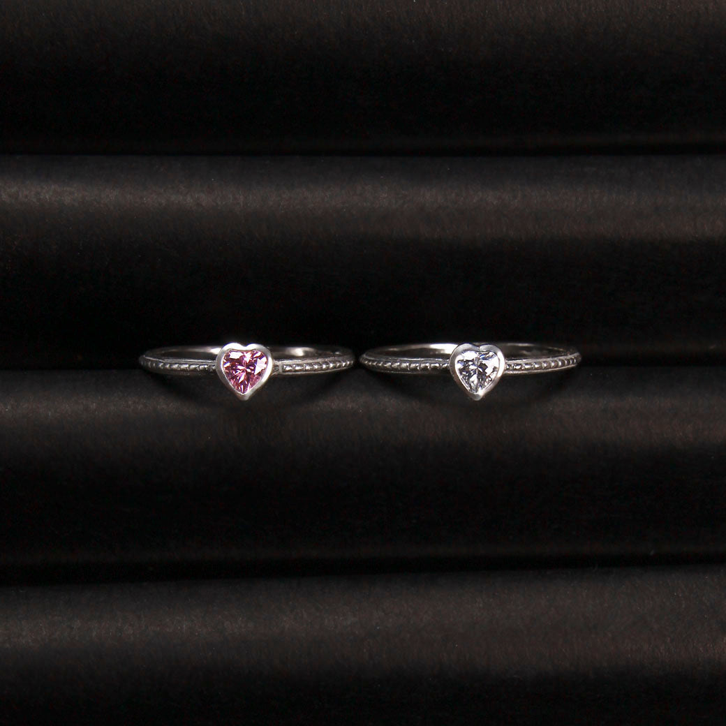 Pierścionek z różowym sercem