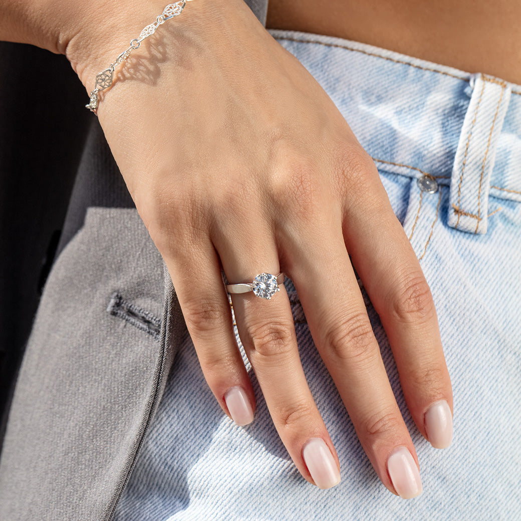 Pierścionek z białą cyrkonią 7mm