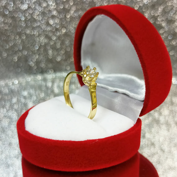 Klasyczny pierścionek zaręczynowy