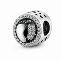 Charms srebrny stópki dziecięce z cyrkoniami – srebro 925