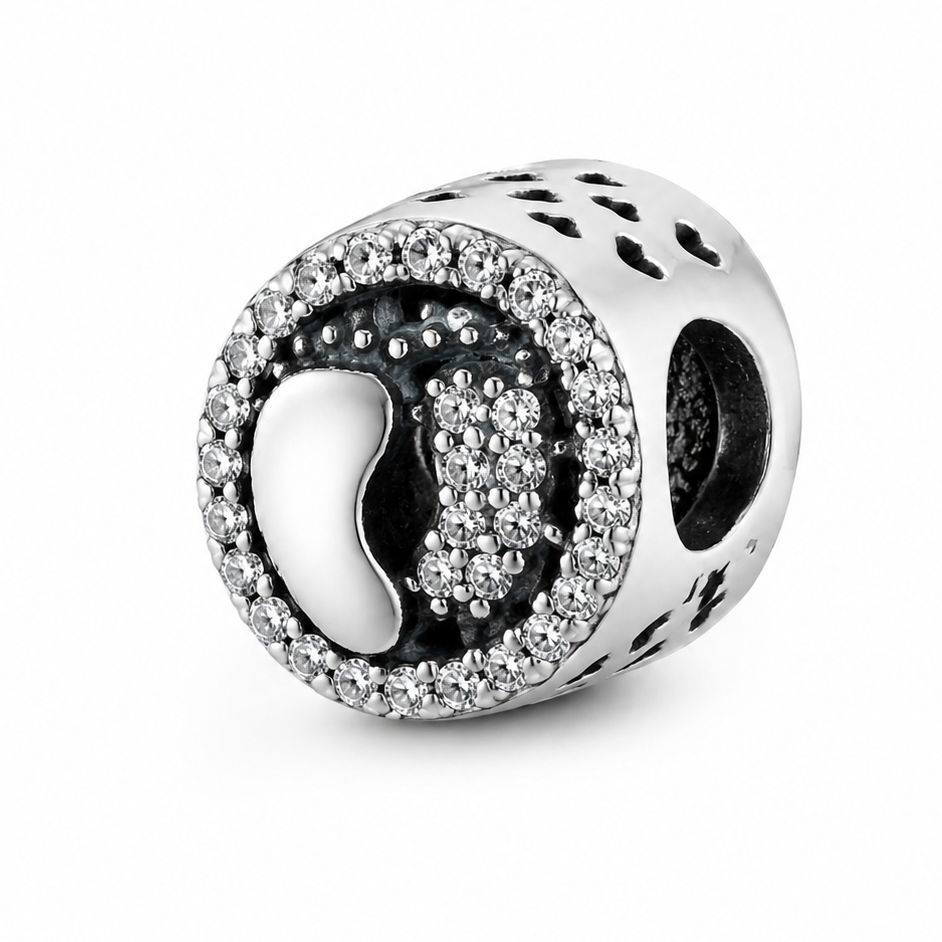 Charms srebrny stópki dziecięce z cyrkoniami – srebro 925