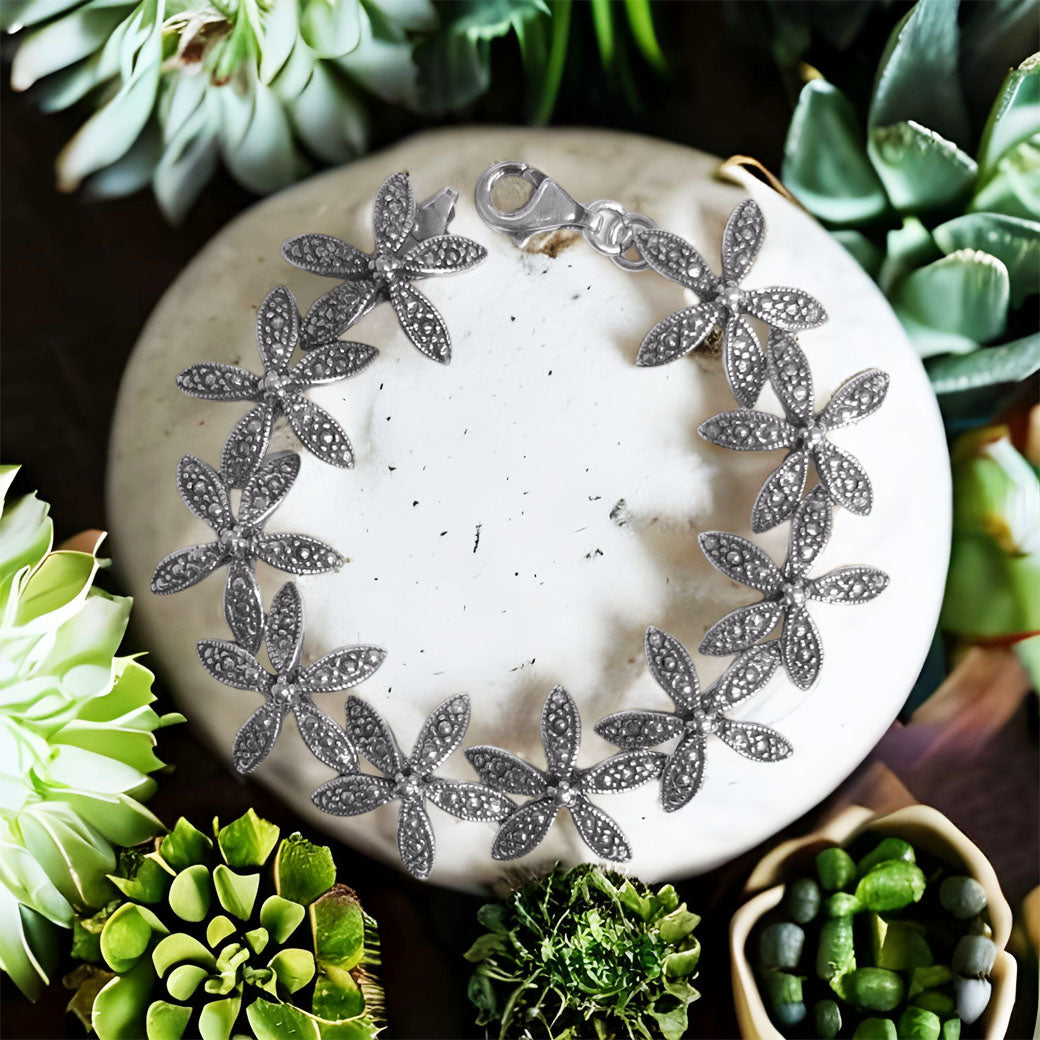 Bransoletka bogato zdobiona - kwiaty