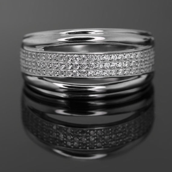 srebrny pierścionek wysoki z cyrkoniami