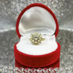 Duży złoty pierścionek kwiat z cyrkoniami
