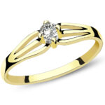 Złoty pierścionek ażurowy z cyrkonią