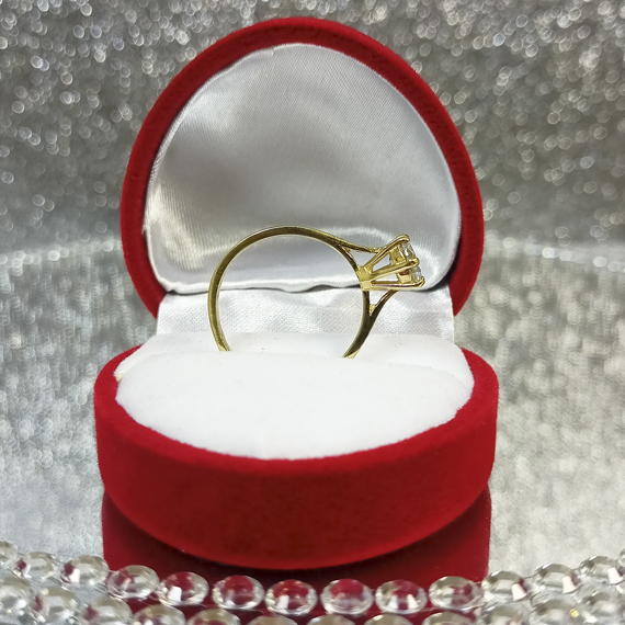 Złoty pierścionek z cyrkonią 6mm