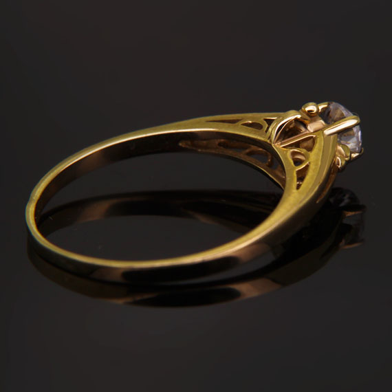 Pierścionek ażurowy zaręczynowy złoty